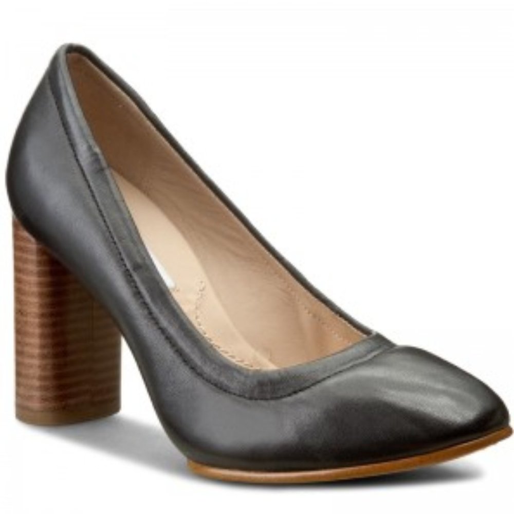 CLARKS Grace Eva Heel in Black